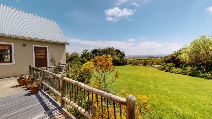 4 Bedroom Property for Sale in Stellenbosch Farms Western Cape